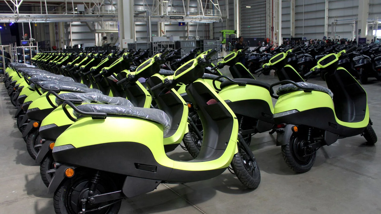 Ola Faces Sales Dip as Buyers Flock to This Stylish New EV Scooter